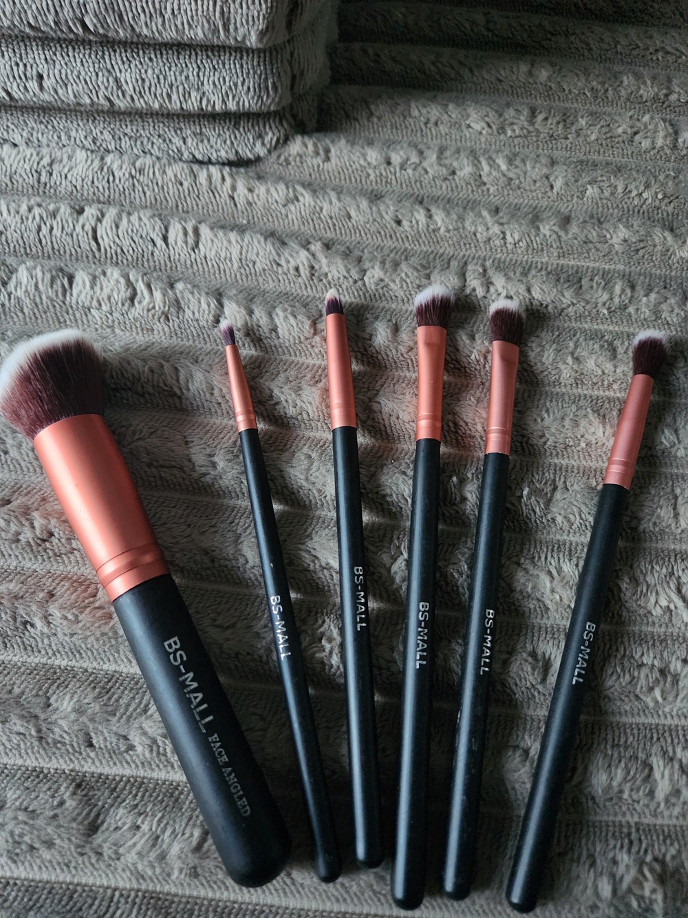Women Makeup Brush Set in Rose Gold and Black